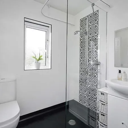 House With Garden And Parking 15 Min To City Center Edinburgh Exterior photo